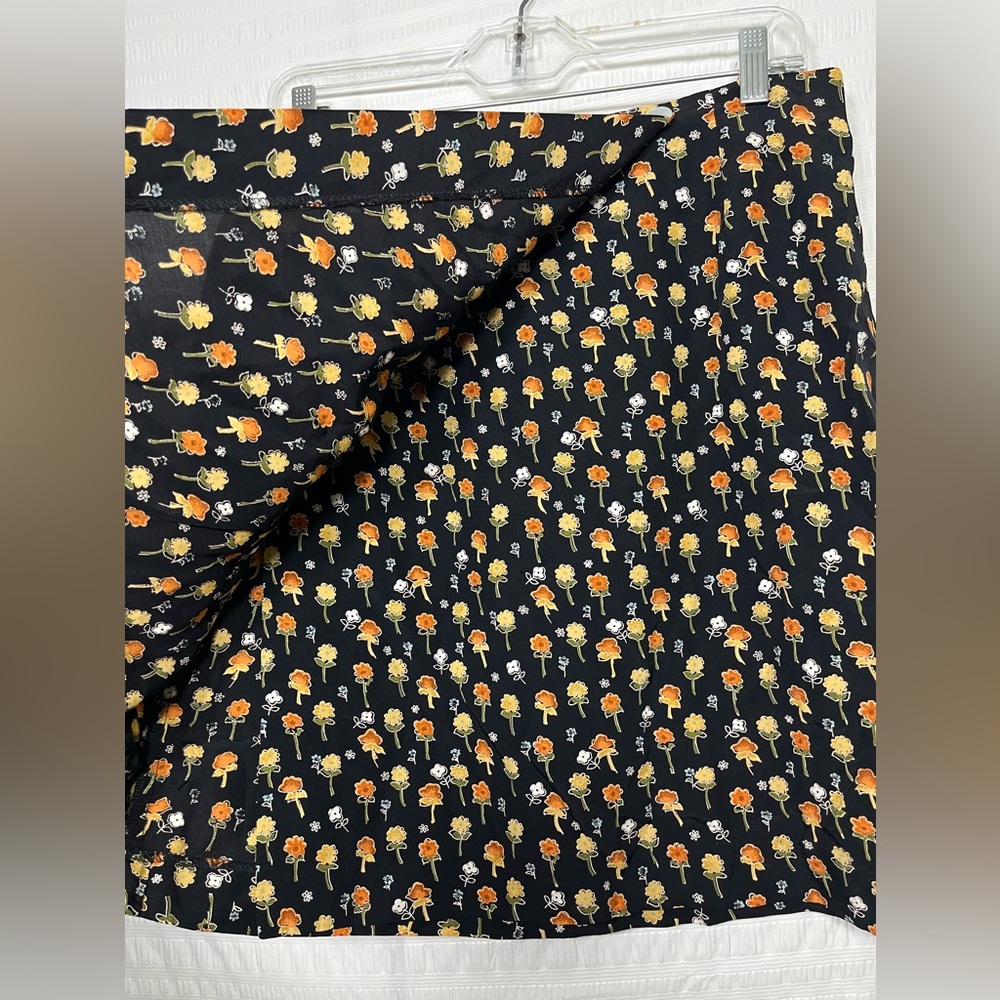 Harold’s Vintage 90’s Black Floral Wrap Skirt Size 10 - Picture 4 of 9